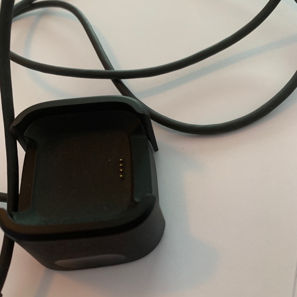 Fitbit Versa Rose Gold - Picture 5 of 8